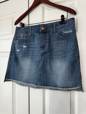 1822 Denim Mini Skirt Size 10 Distressed Raw Hem Blue Jean Skirt